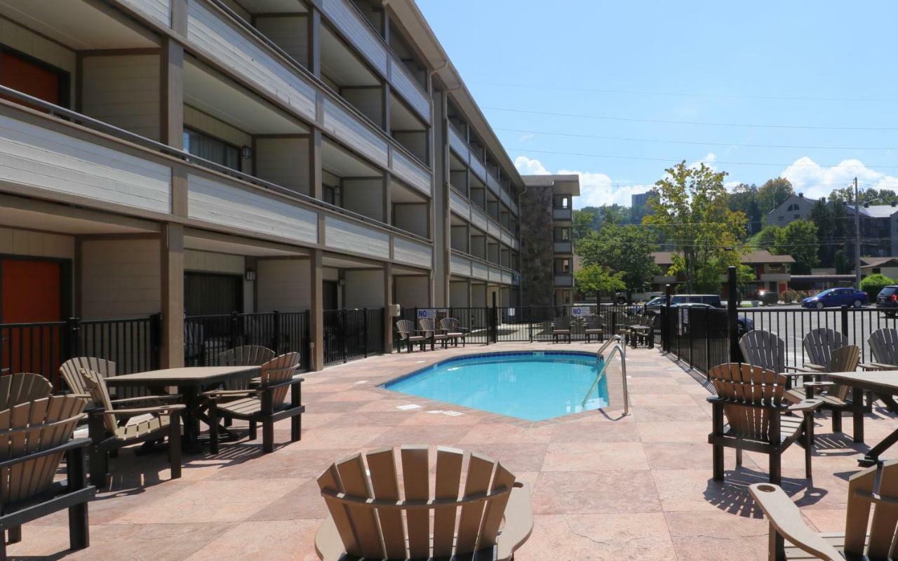 Howard Johnson By Wyndham Downtown Gatlinburg Exterior photo